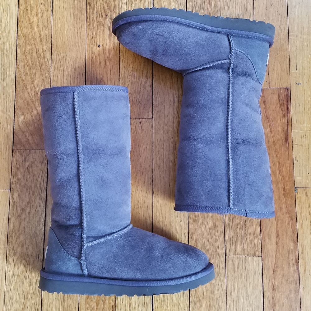 NWOT Ugg Classic Tall Gray Boots